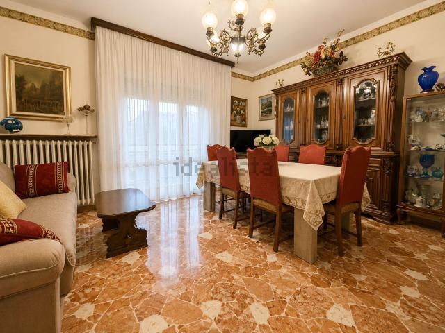 Appartamento in vendita di 105 m² in Via Monte Rosa