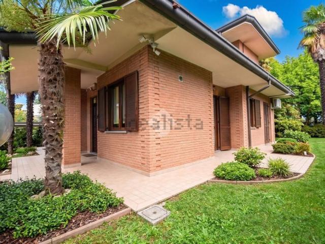 Appartamento in vendita di 105 m² in Via Monterosa