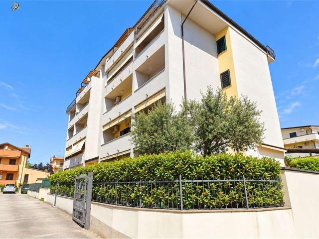 Appartamento in vendita di 105 m² in Via Morelli e Silvati, 22