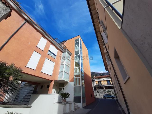 Appartamento in vendita di 105 m² in Via Mattia Butturini