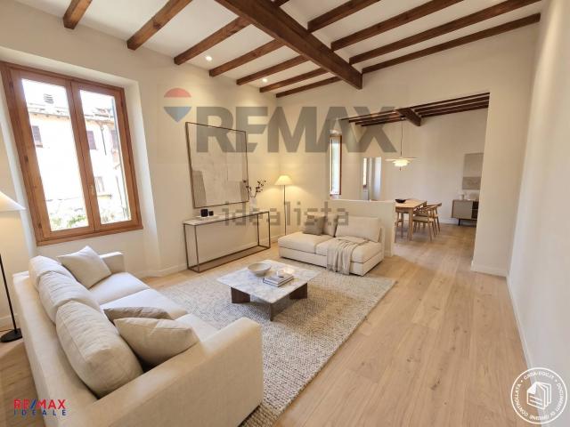Appartamento in vendita di 105 m² in Via Magenta, 21