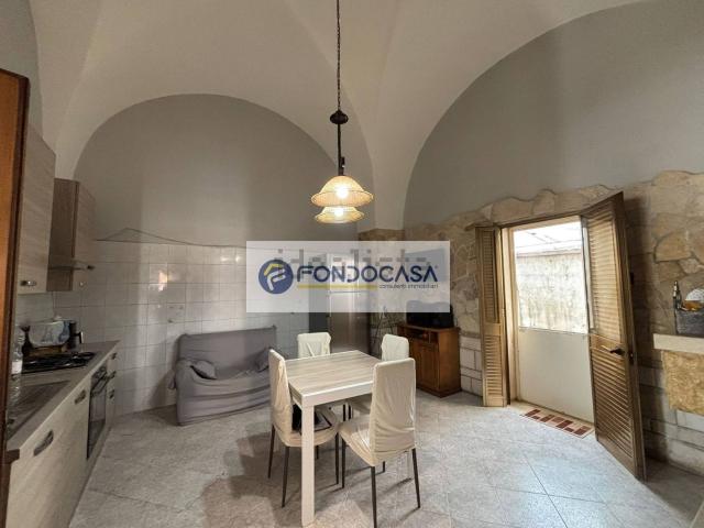 Appartamento in vendita di 105 m² in Via Martiri d&apos Ungheria, 54