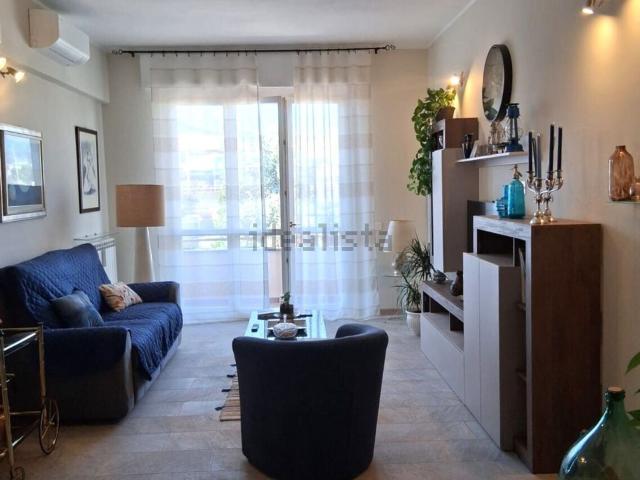 Appartamento in vendita di 105 m² in Via Nizza