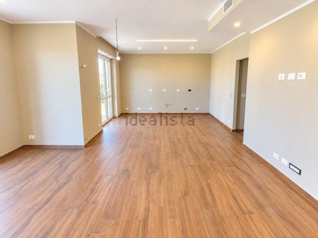 Appartamento in vendita di 105 m² in Via Nino Costa, 115