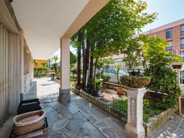 Appartamento in vendita di 105 m² in Via San Tommaso D&apos Aquino, 7