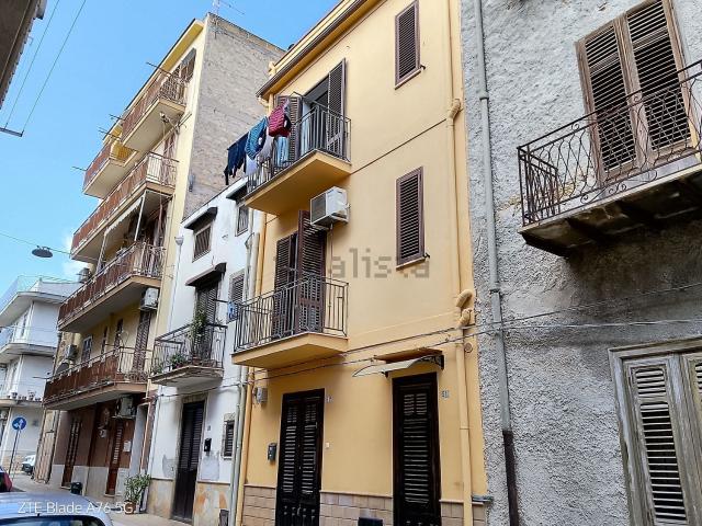 Appartamento in vendita di 105 m² in Via Sant&apos Anna, 51
