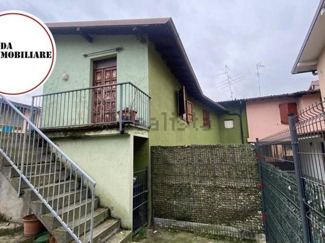 Appartamento in vendita di 105 m² in Via Santa Chiara, 23