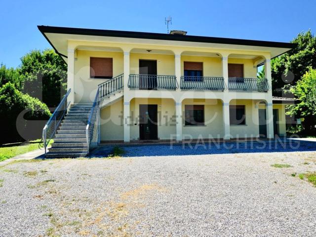Appartamento in vendita di 105 m² in Via Spareda, 365