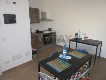 Appartamento in vendita di 105 m² in Via Peonia