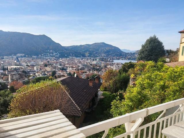 Appartamento in vendita di 105 m² in Via per Brunate, 13