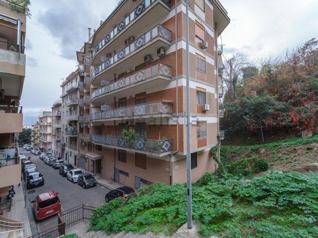 Appartamento in vendita di 105 m² in Via Pippo Romeo, 21