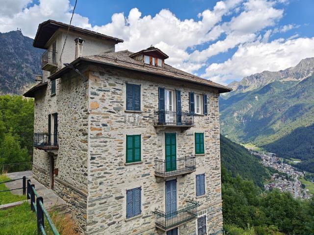 Appartamento in vendita di 105 m² in Via Roma