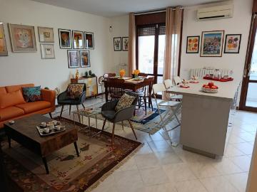 Appartamento in vendita di 105 m² in Via Roncon
