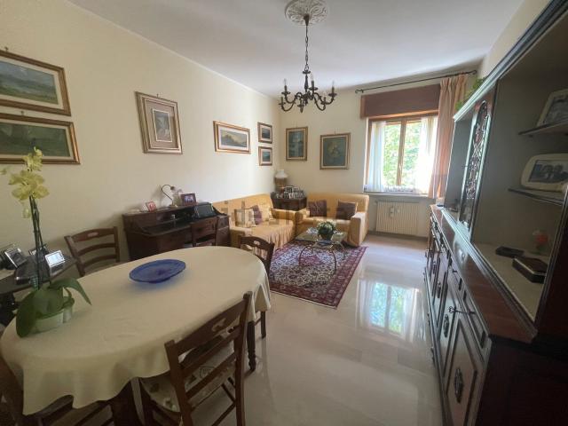 Appartamento in vendita di 105 m² in Via Taverna Giuseppe