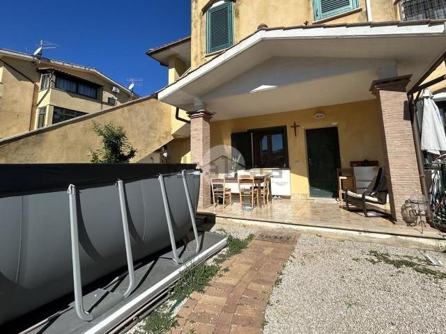 Appartamento in vendita di 105 m² in Via Taglio delle Cinque Miglia