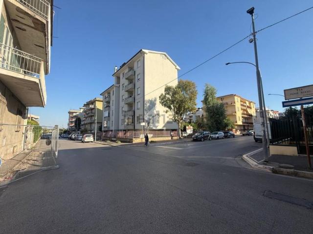 Appartamento in vendita di 105 m² in Via Ugo Foscolo, 28