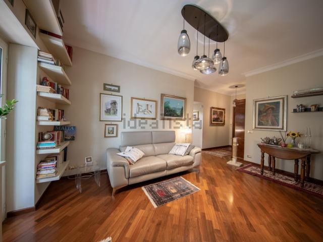 Appartamento in vendita di 105 m² in Via Vacuna, 111
