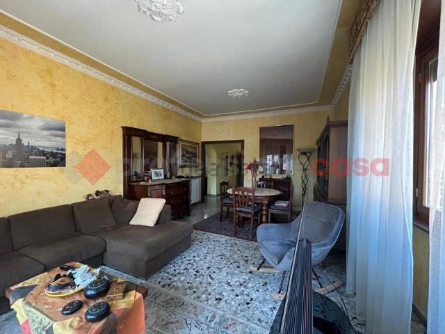 Appartamento in vendita di 105 m² in Via Vecchia di Marino, 77