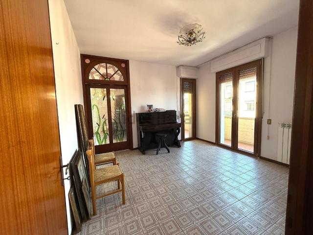 Appartamento in vendita di 105 m² in Via Vittorio Alfieri