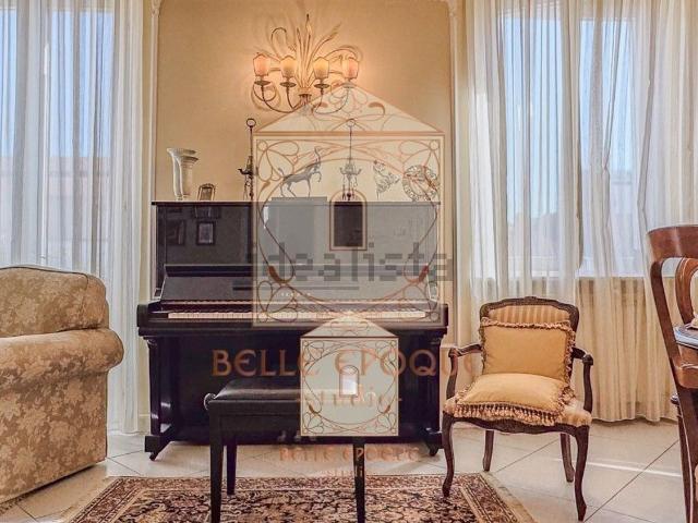Appartamento in vendita di 105 m² in Viale Ugo Foscolo, 30