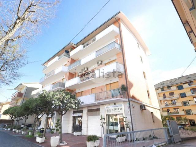 Appartamento in vendita di 105 m² in Viale Alcione, 19