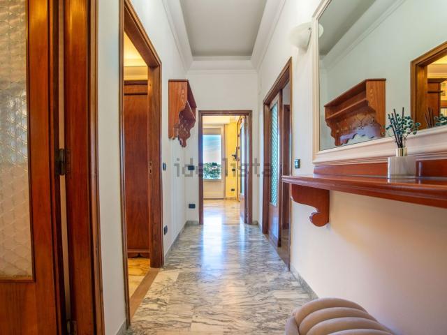 Appartamento in vendita di 105 m² in Viale Camillo Benso di Cavour