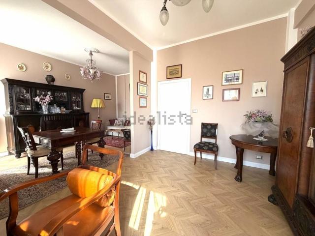Appartamento in vendita di 105 m² in Viale Carlo Rosselli, 11