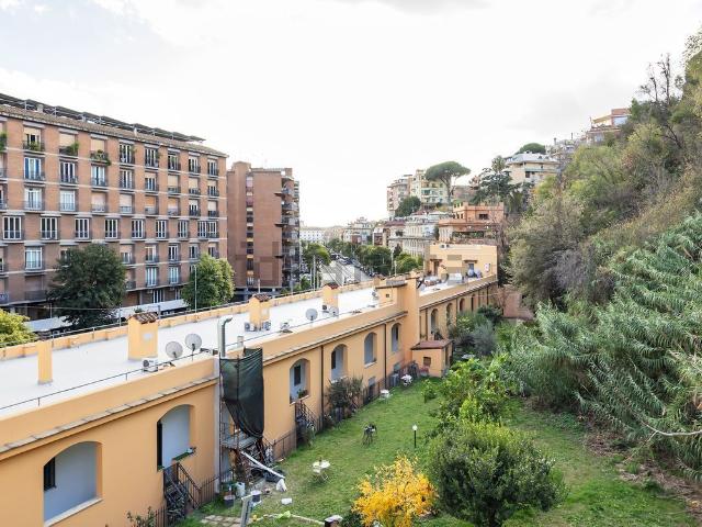 Appartamento in vendita di 105 m² in Viale di Trastevere, 182