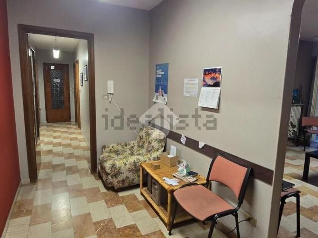 Appartamento in vendita di 105 m² in Viale F. Chabod, 26