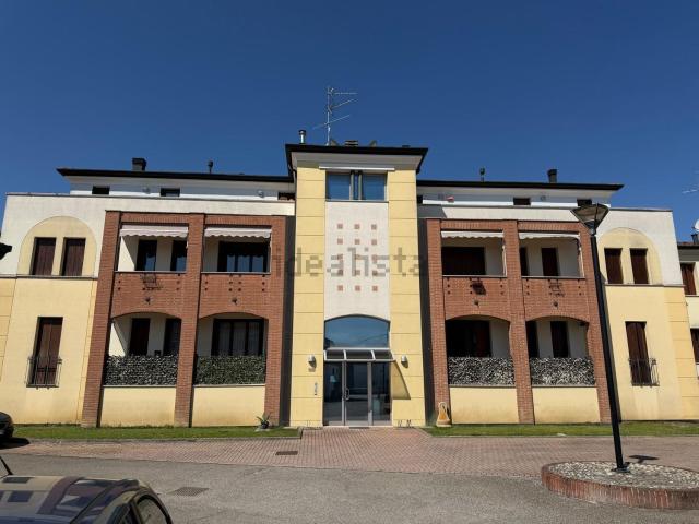 Appartamento in vendita di 105 m² in Viale Fiera Millenaria, 64