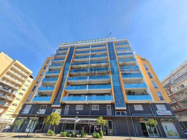 Appartamento in vendita di 105 m² in Viale Giacomo Mancini, 186