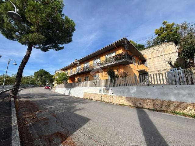 Appartamento in vendita di 105 m² in Viale Matteo da Canzano, 31