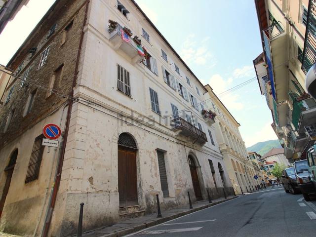 Appartamento in vendita di 105 m² in Corso Italia, 175