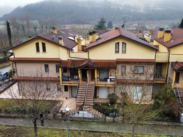 Appartamento in vendita di 105 m² in Frazione Osteria di Colleponi, 24