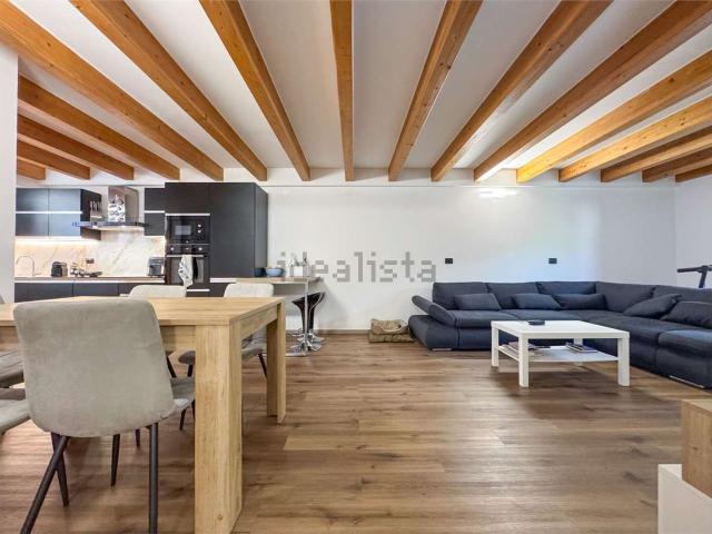 Appartamento in vendita di 105 m² in Piazza Giuseppe Garibaldi, 28