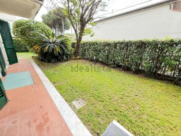 Appartamento in vendita a Poveromo - Giardino