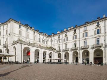 Appartamento in vendita di 105 m² in Piazza Vittorio Veneto, 3