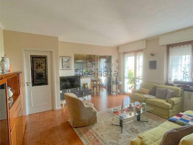 Appartamento in vendita di 105 m² in Strada del Pesco, 1