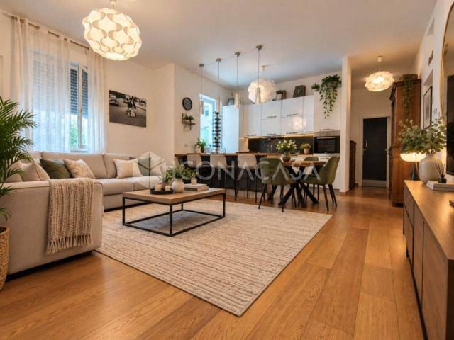 Appartamento in vendita di 106 m² in Via Camillo Benso Conte di Cavour
