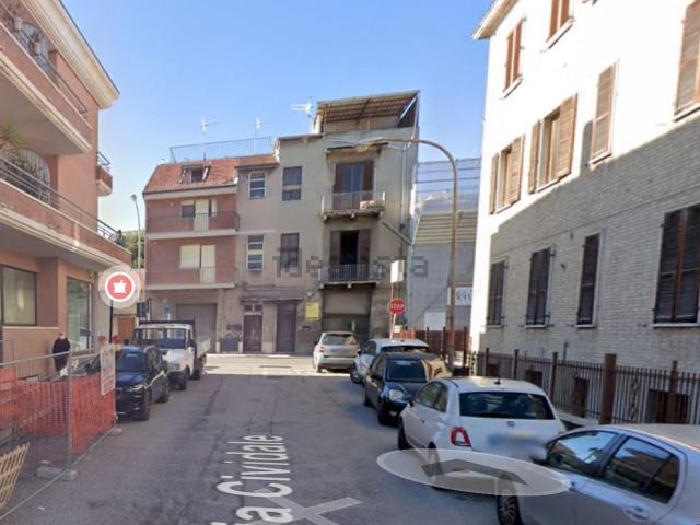 Appartamento in vendita di 106 m² in Via Cividale