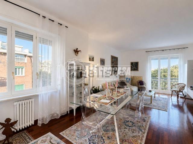 Appartamento in vendita di 106 m² in Via Bernardino Luini, 109
