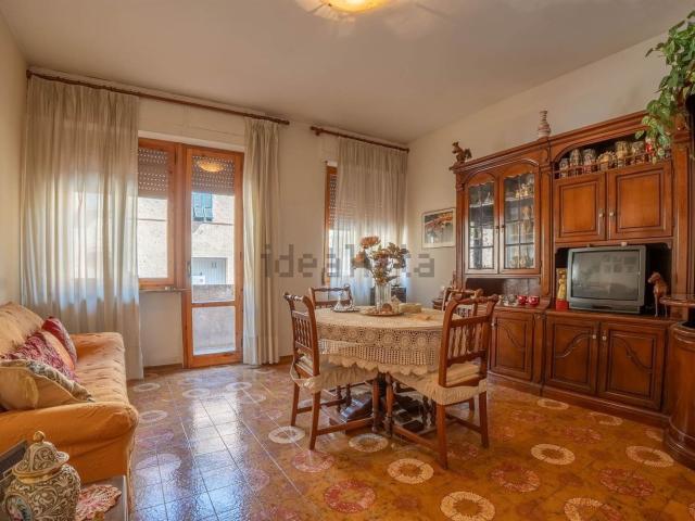 Appartamento in vendita di 106 m² in Via del Borgo