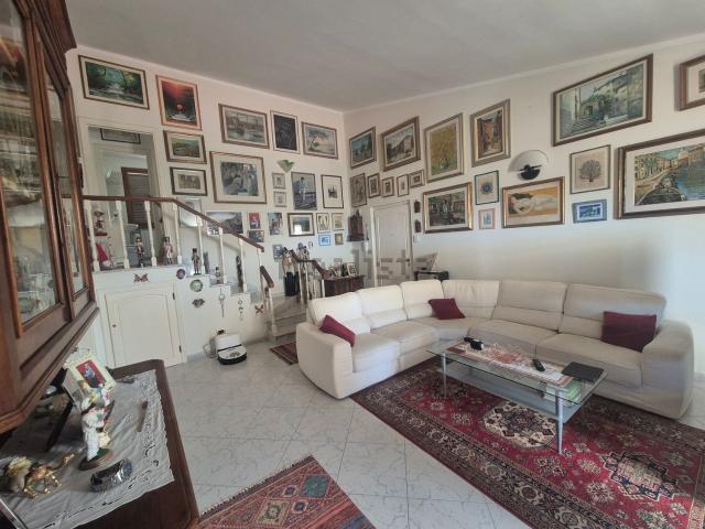 Appartamento in vendita di 106 m² in Via di Pozzatello
