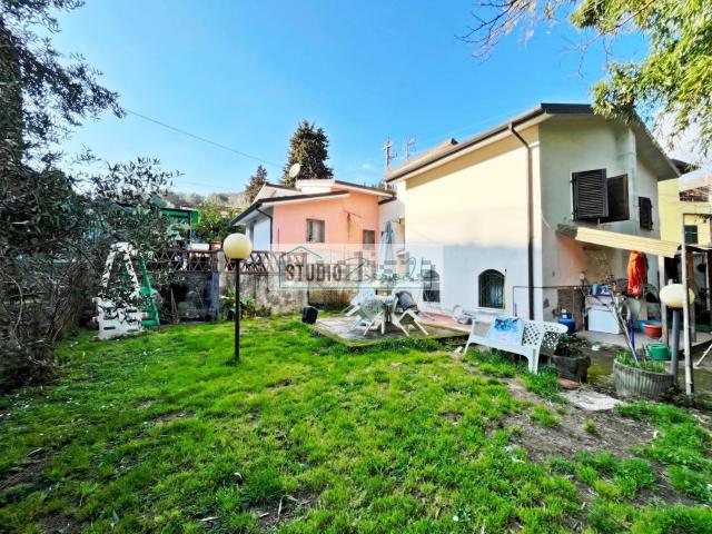 Appartamento in vendita di 106 m² in Via di Ronco