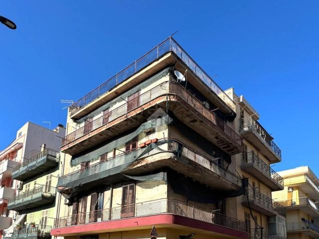 Appartamento in vendita di 106 m² in Via Flavio Gioia, 11