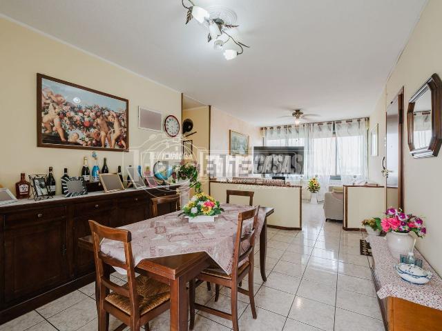 Appartamento in vendita di 106 m² in Via Karl Marx, 11