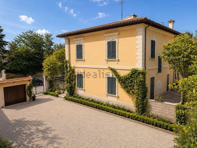 Appartamento in vendita di 106 m² in Via Livornese, 240