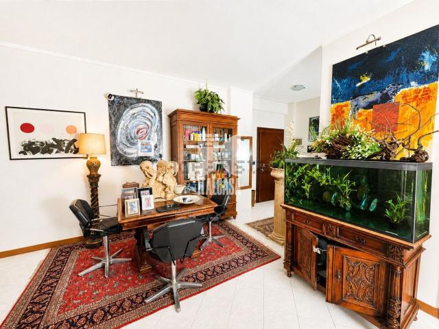 Appartamento in vendita di 106 m² in Via Ludovico Ariosto, 41