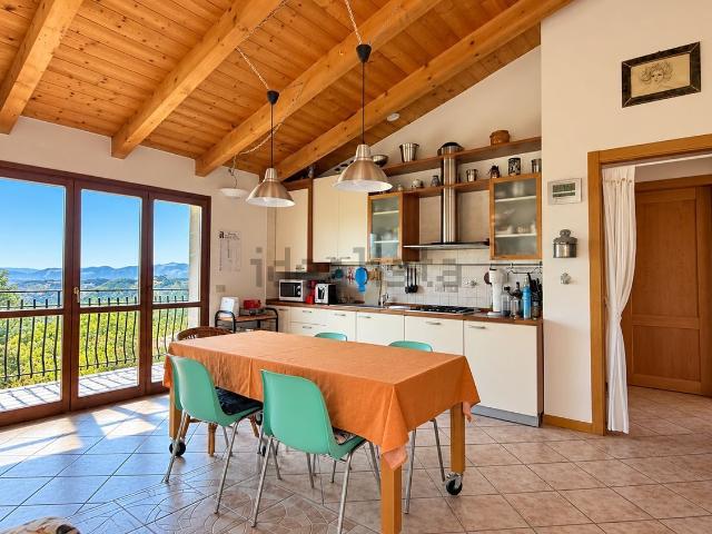 Appartamento in vendita di 106 m² in Via Mediana Montana
