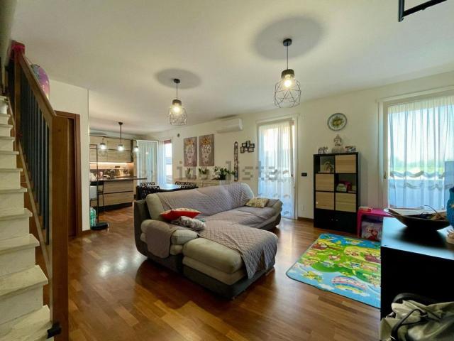 Appartamento in vendita di 106 m² in Via Mussolini